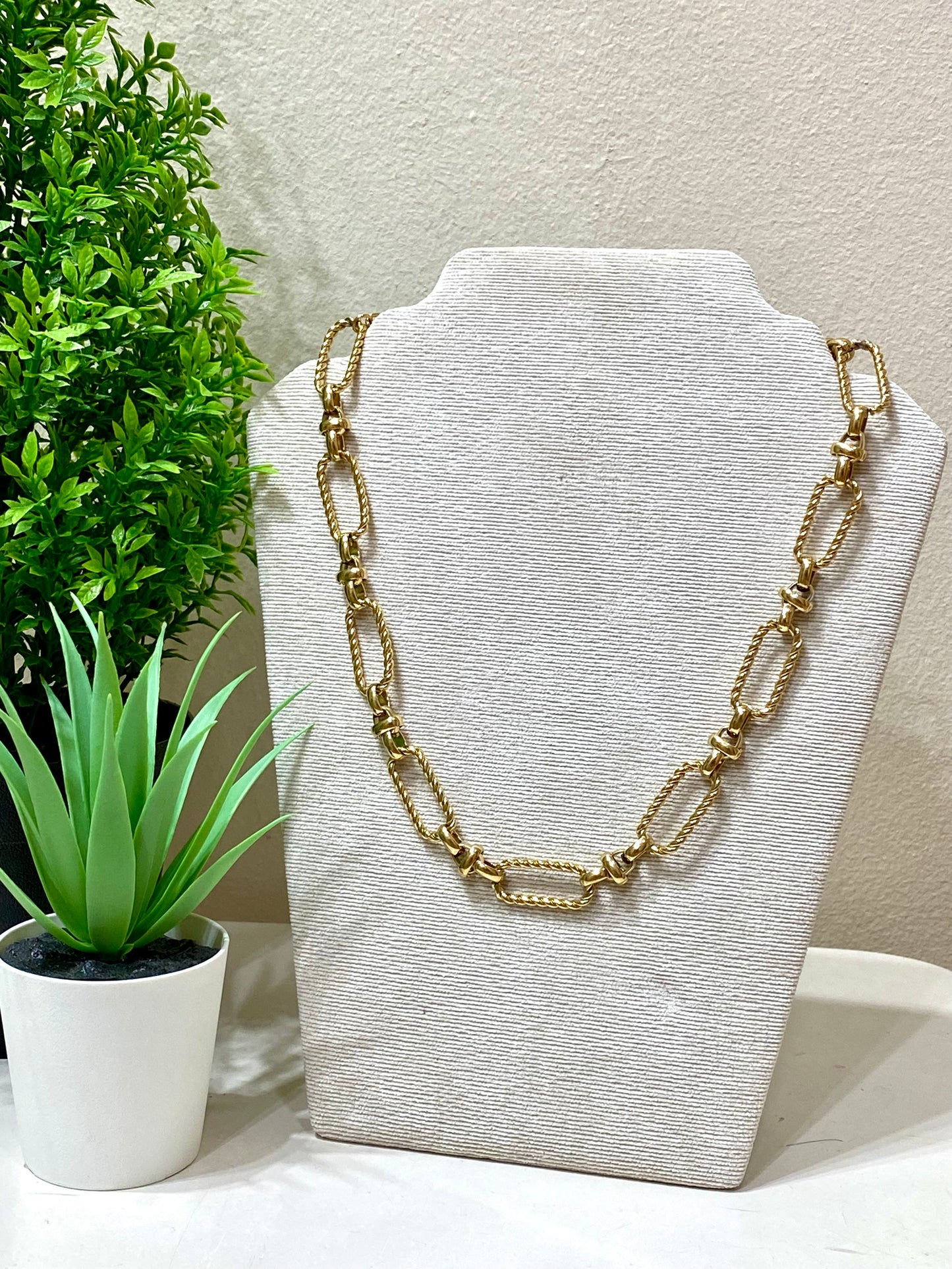 Collar acero elegancia