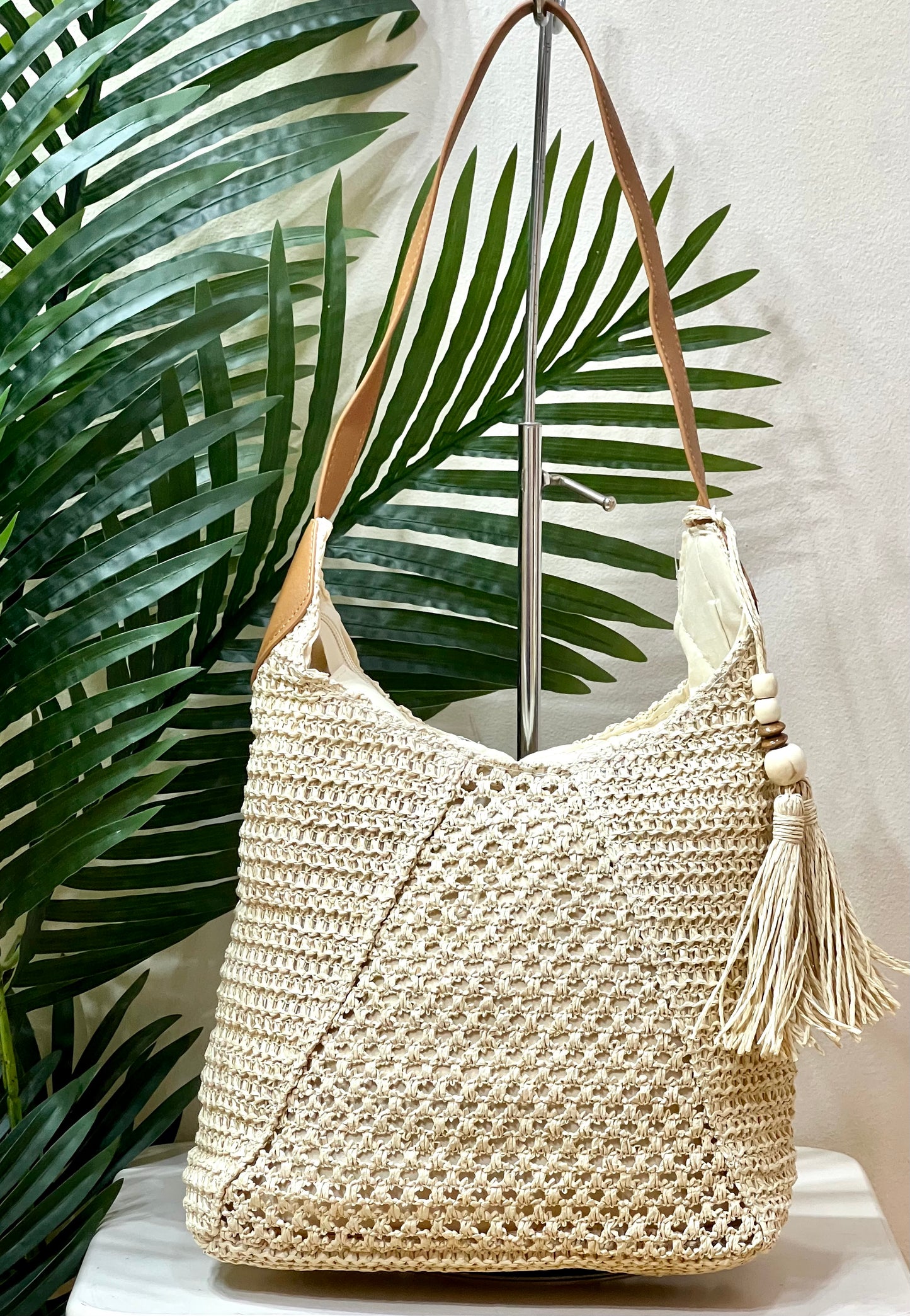 Bolso rafia triángulo central