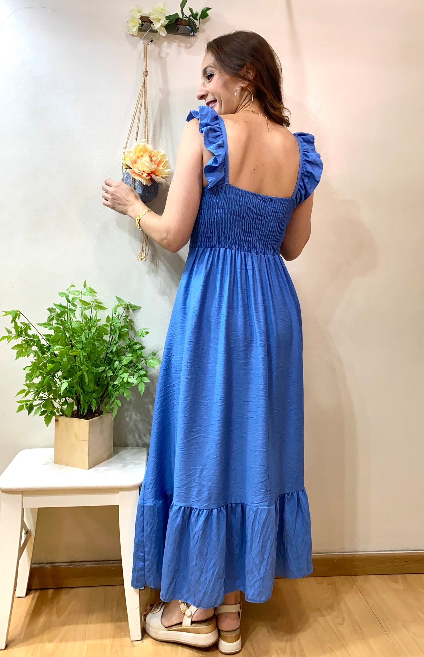 Vestido escote volante