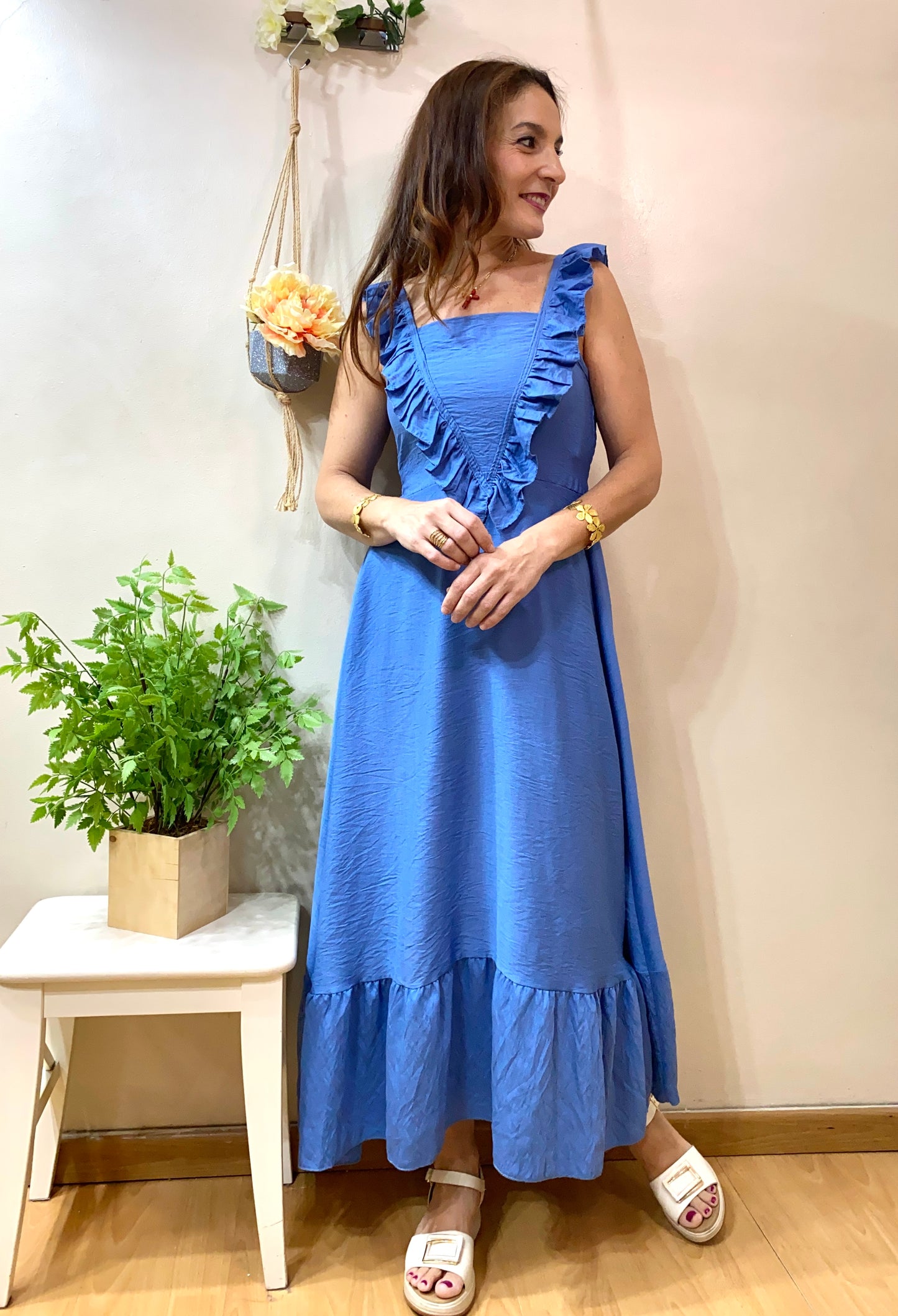 Vestido escote volante