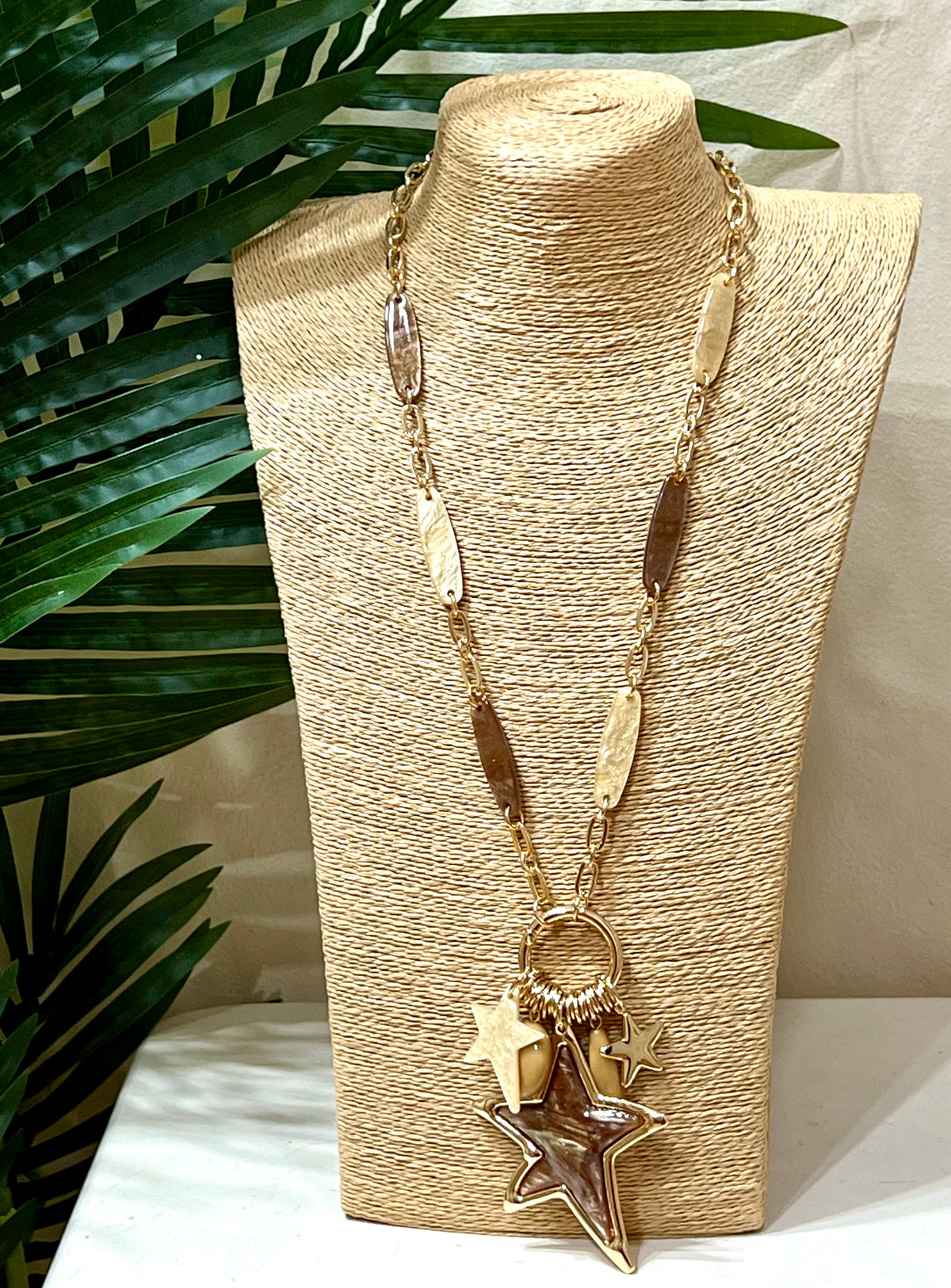 Collar largo con estrella maxi