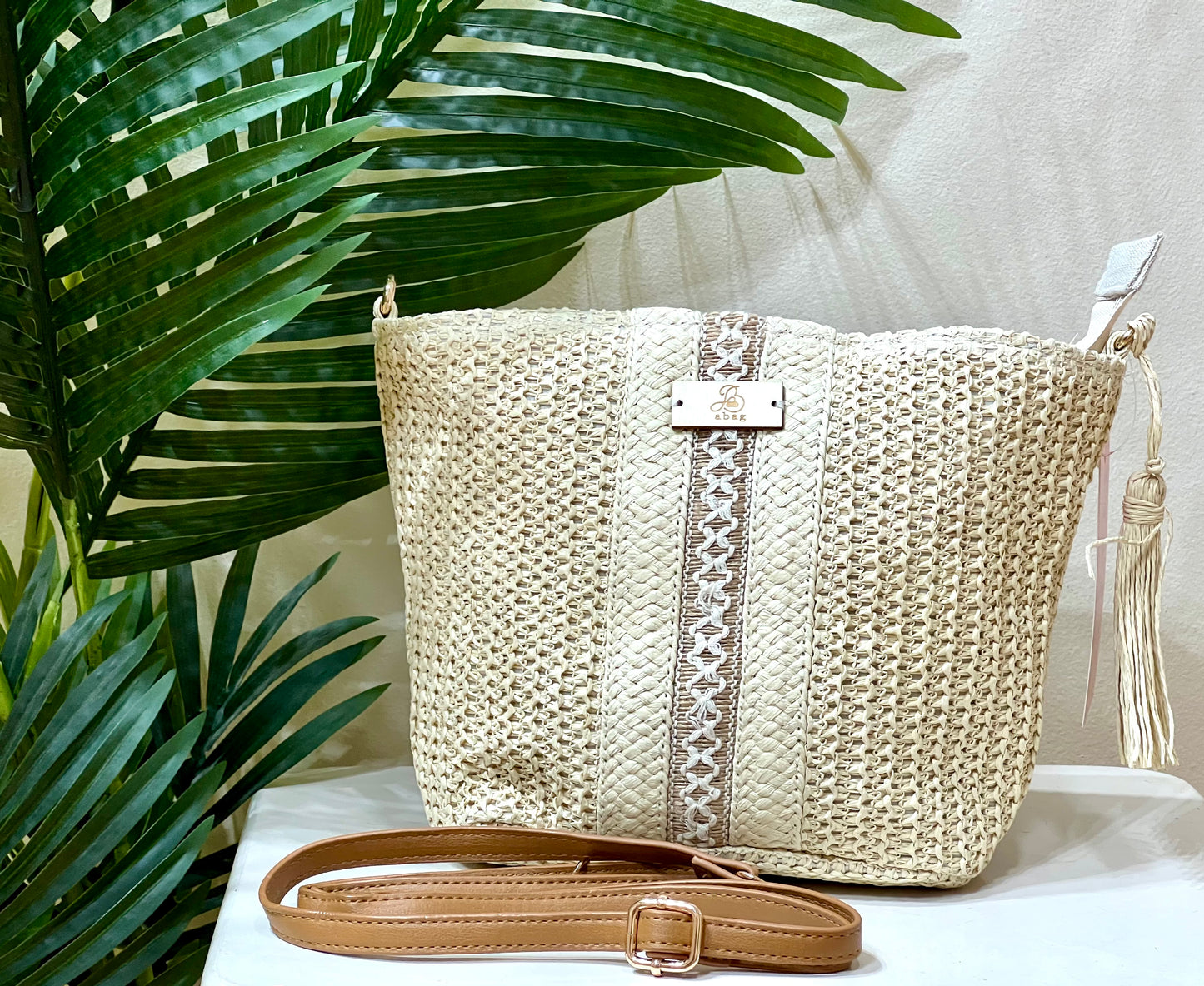 Bolso rafia y línea central