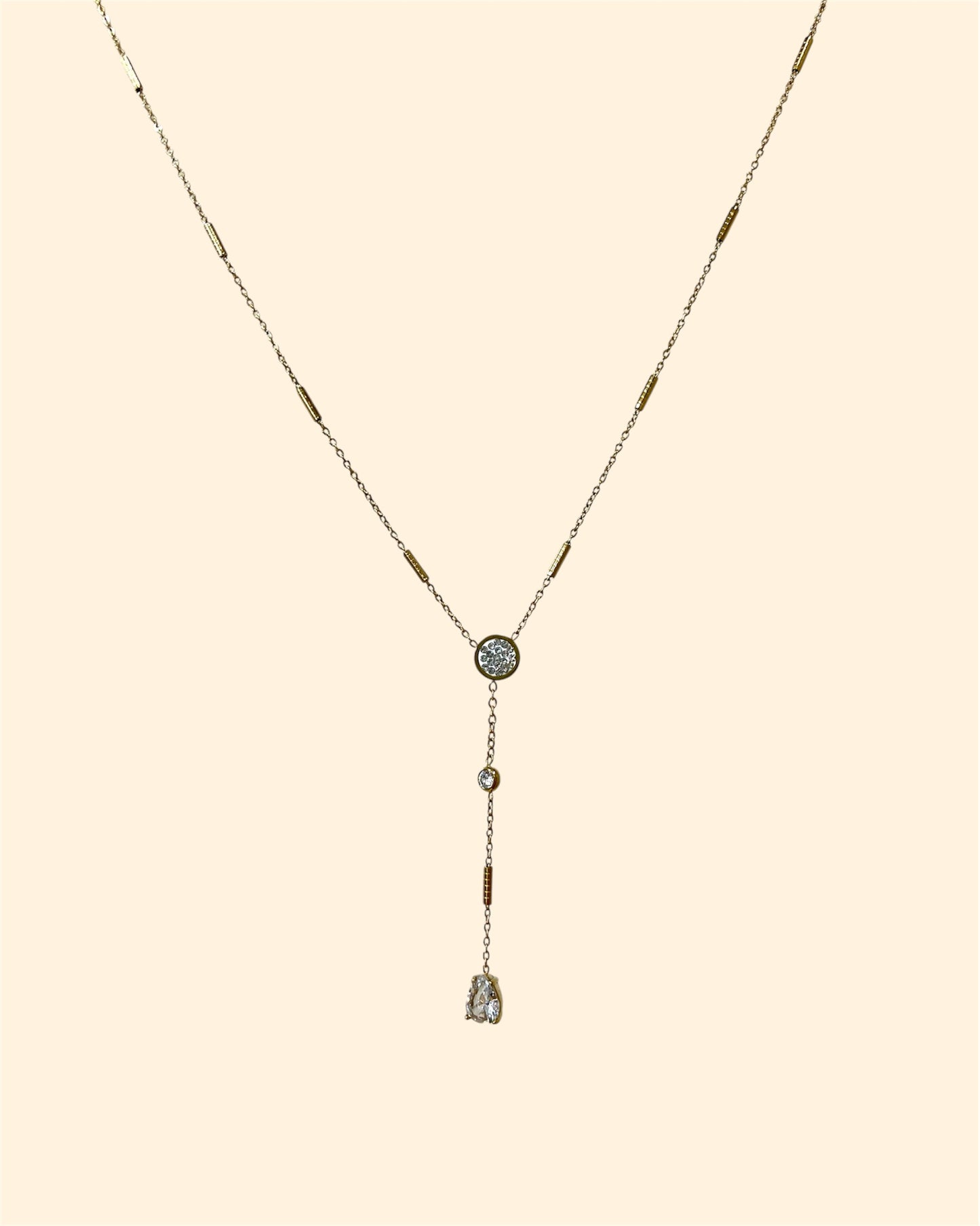 Collar acero corbata y brillo