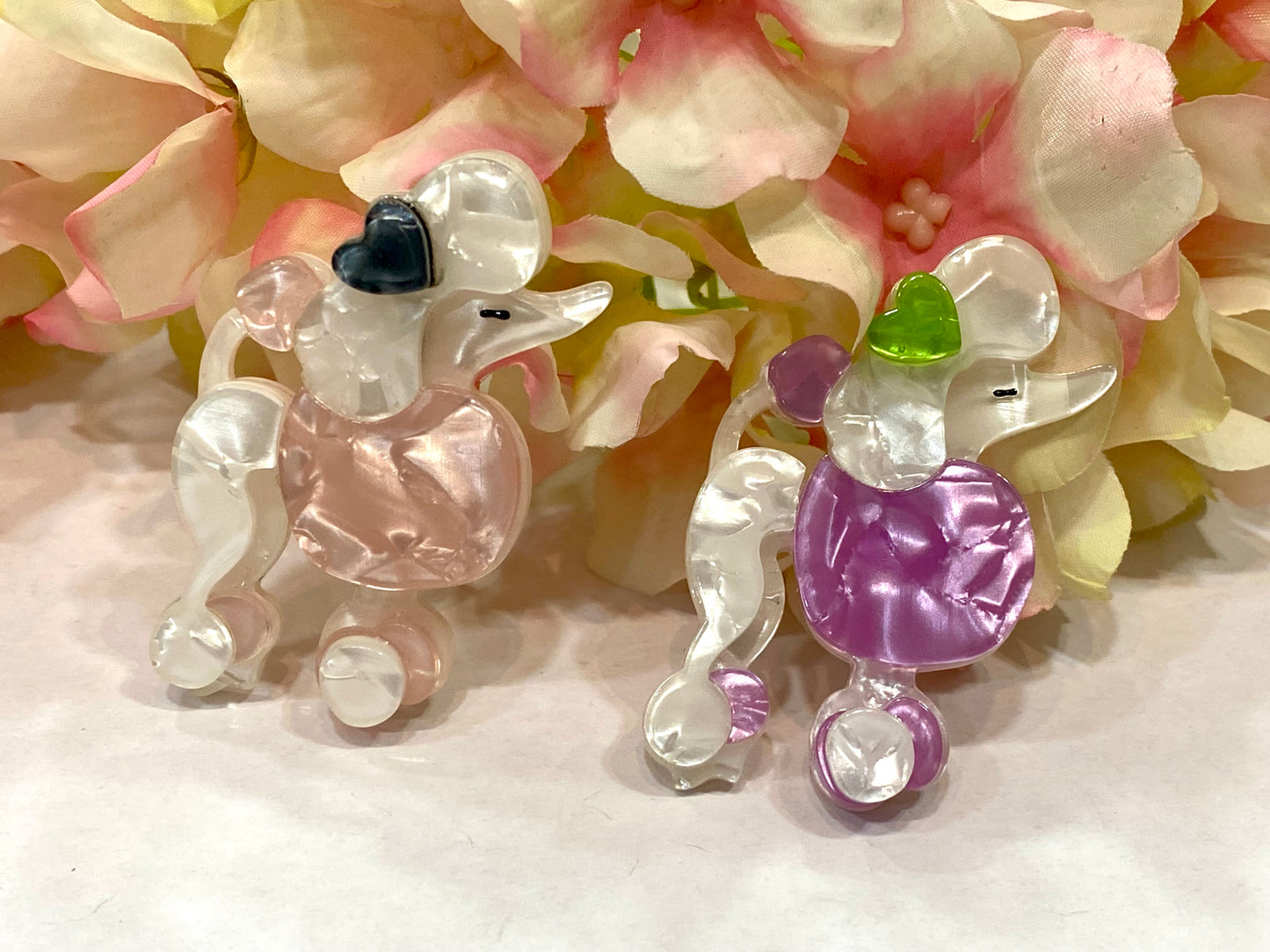 Broche perro caniche