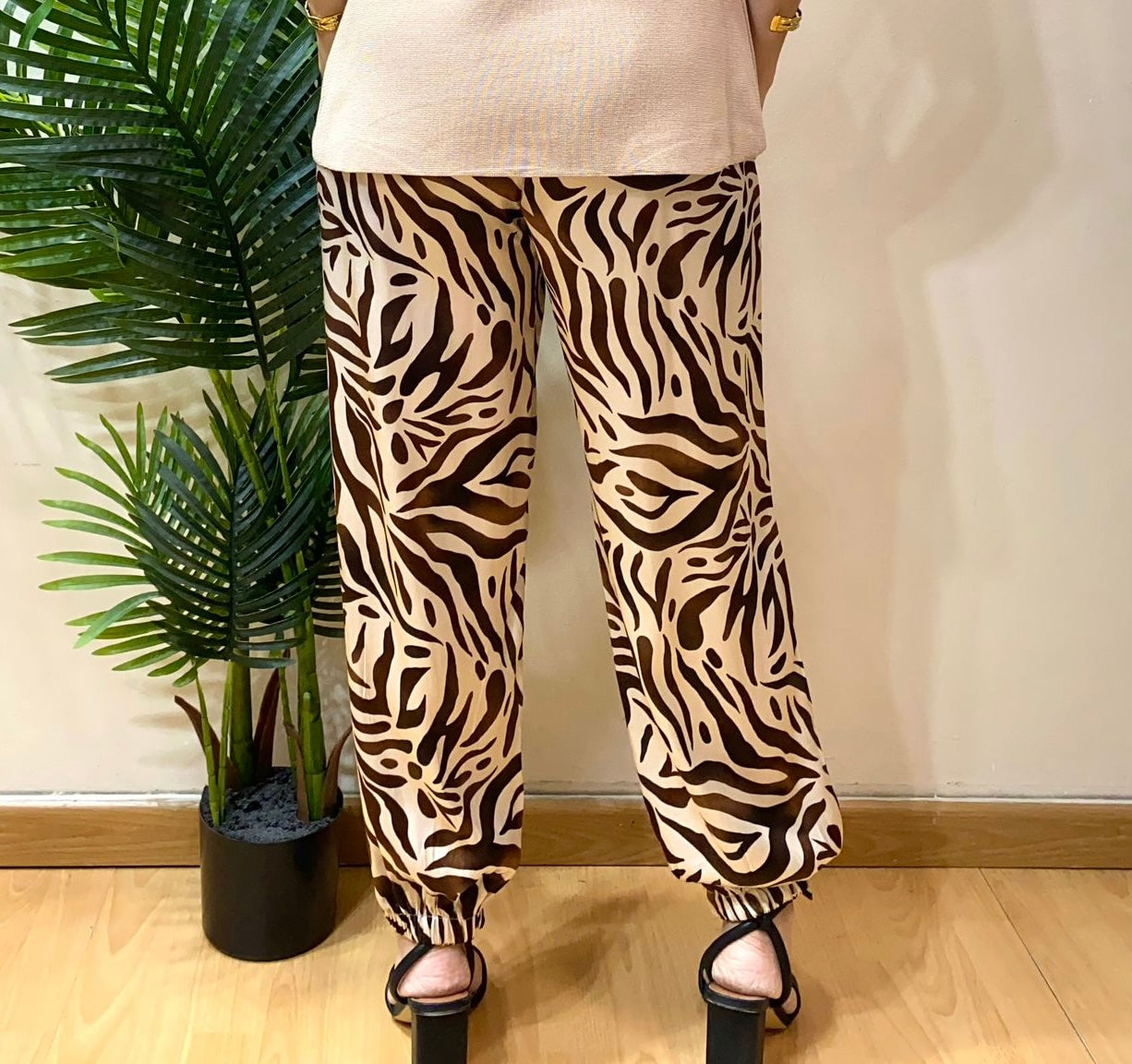 Pantalón bombacho satinado cebra