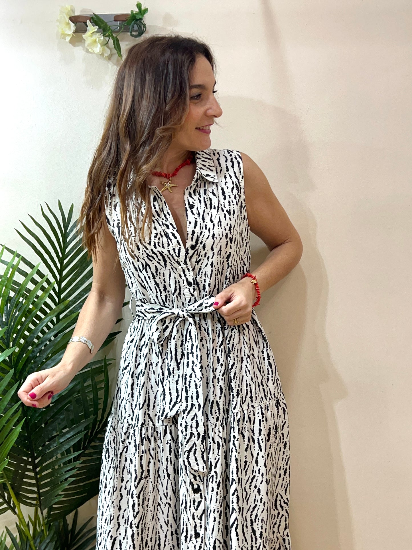 Vestido camisero motitas