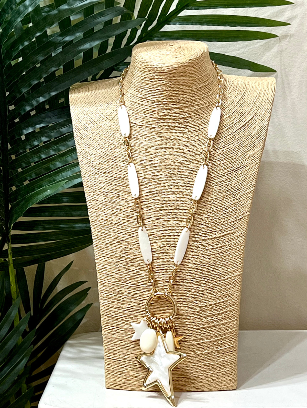 Collar largo con estrella maxi
