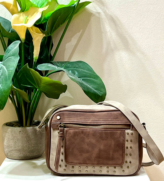Bolso tachas