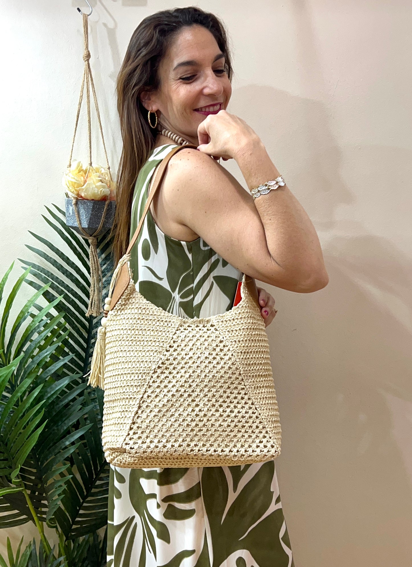 Bolso rafia triángulo central