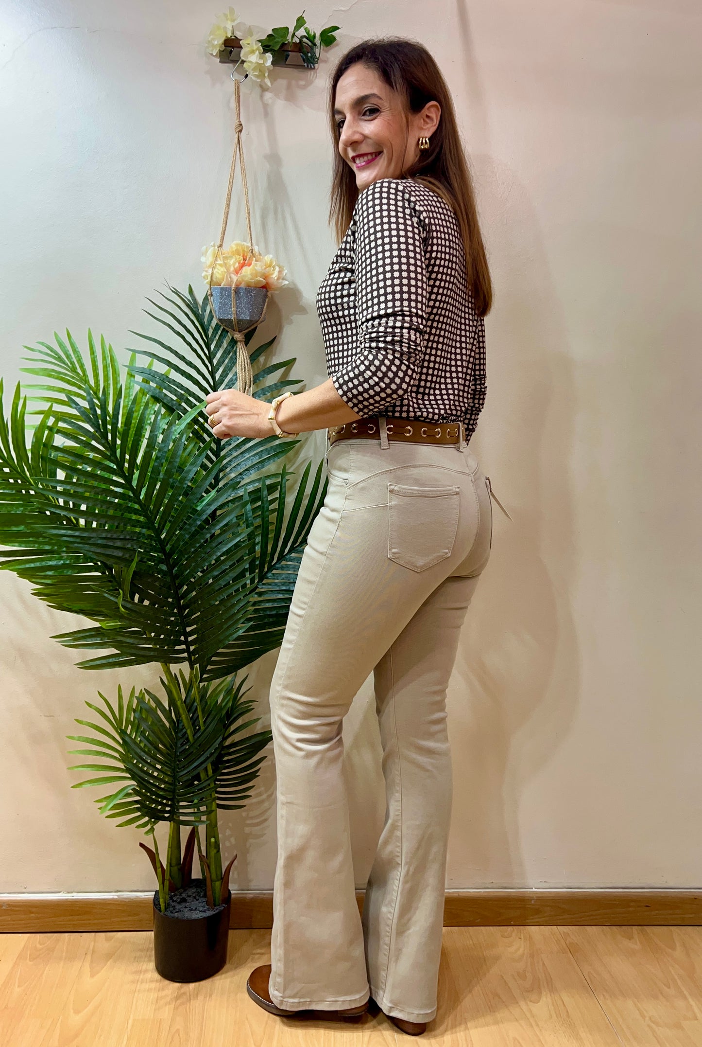 Vaqueros beig campana