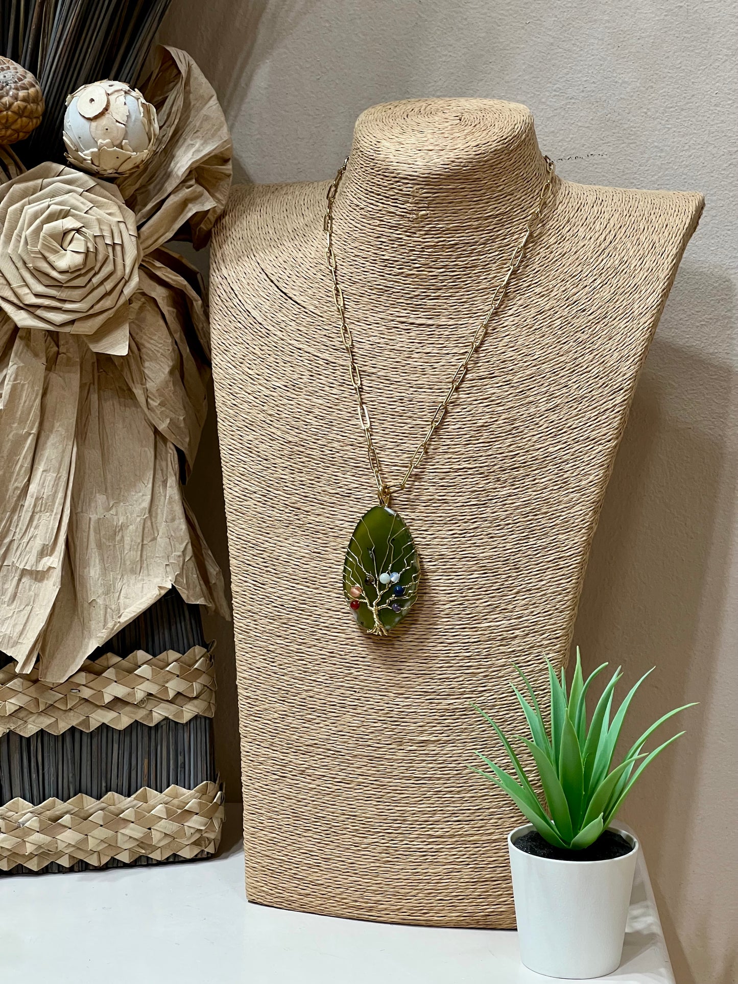 Collar acero piedra y árbol