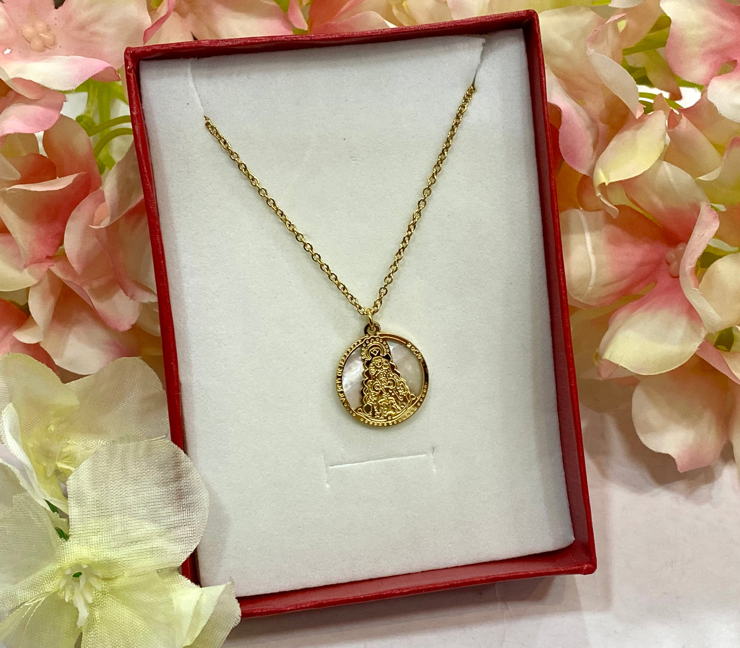 Collar acero y Virgen del Rocío nácar