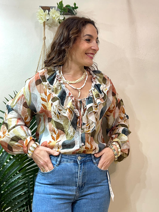 Blusa escote volantes