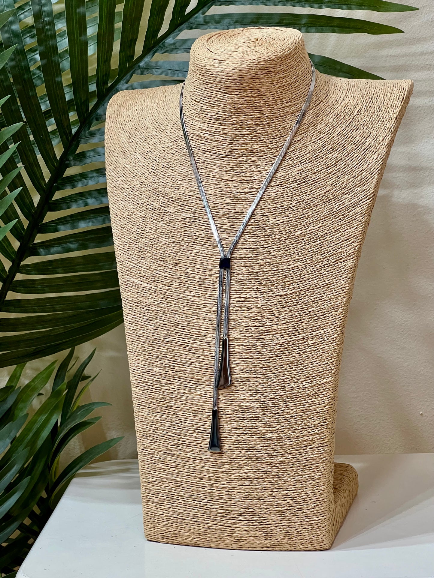 Collar acero corbatín