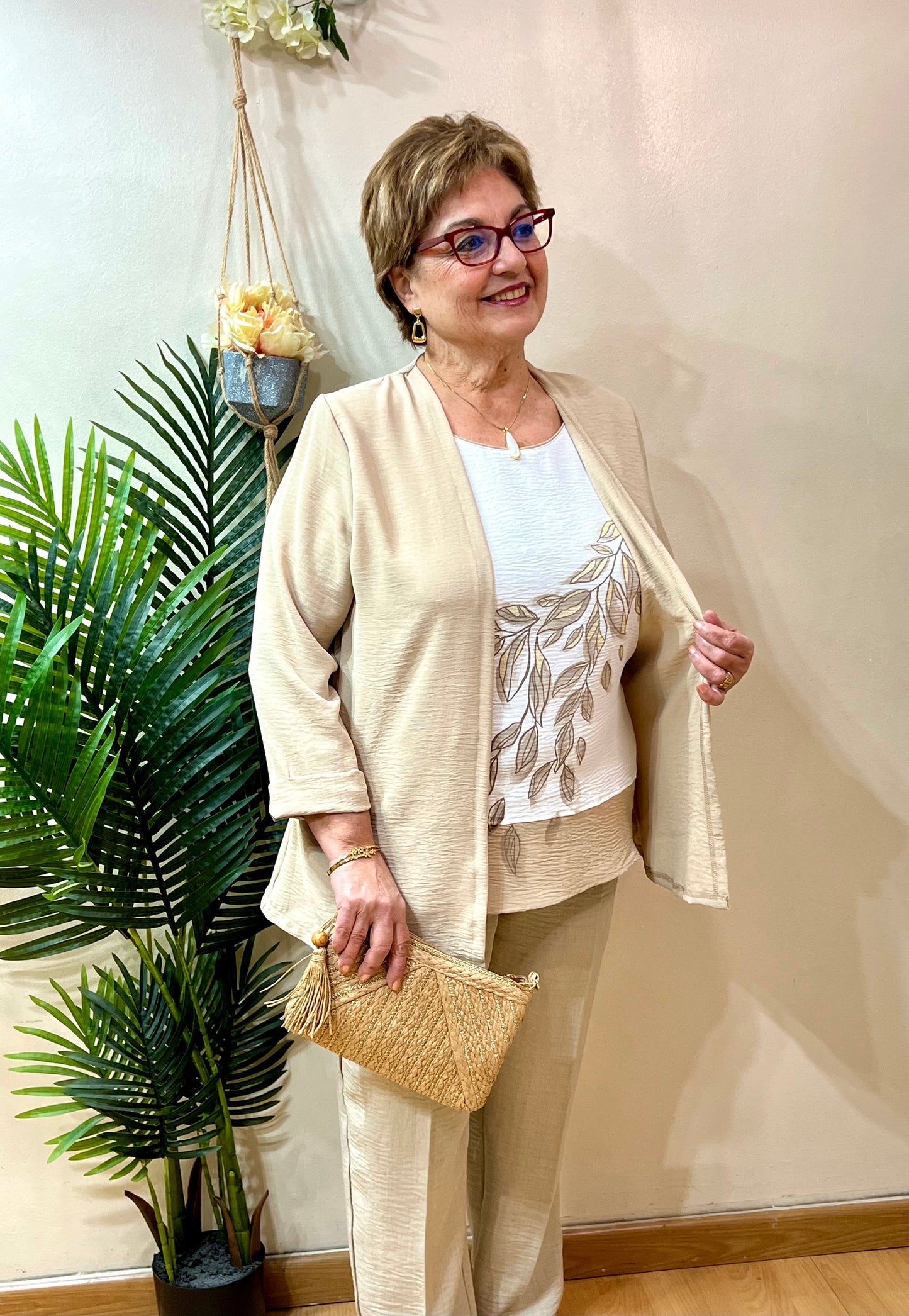 Chaqueta con blusa unida