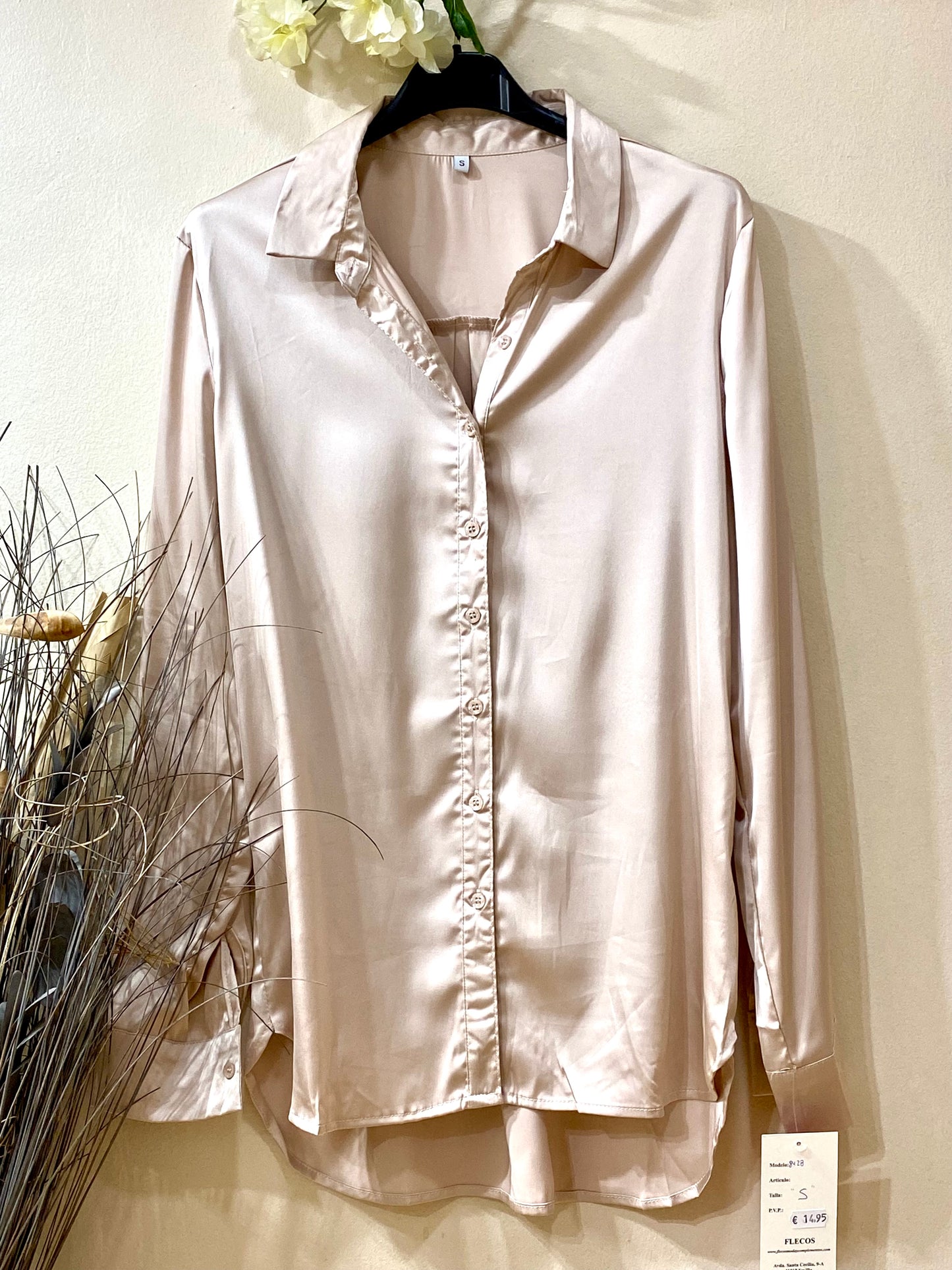 Blusa satinada champán