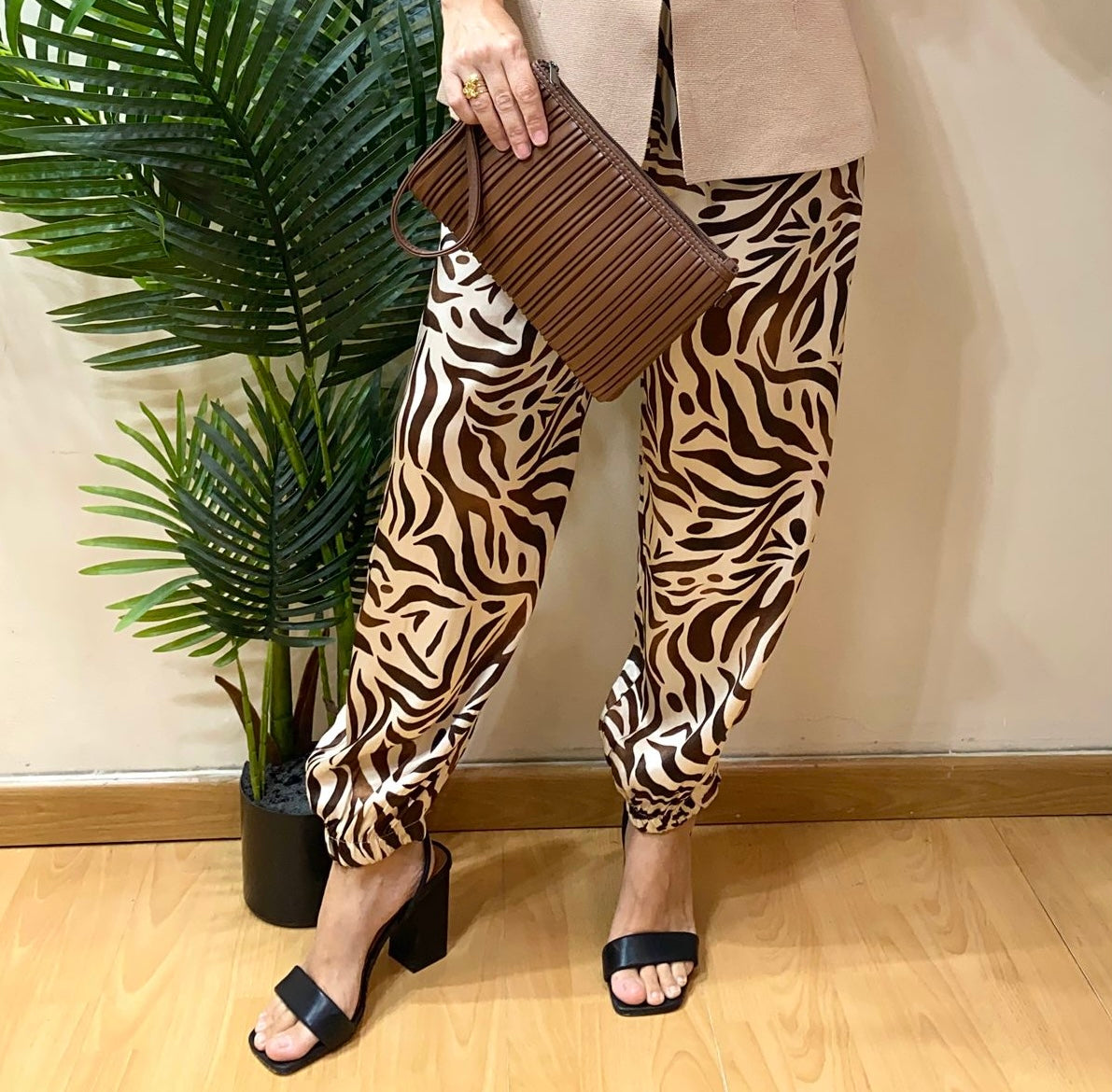 Pantalón bombacho satinado cebra