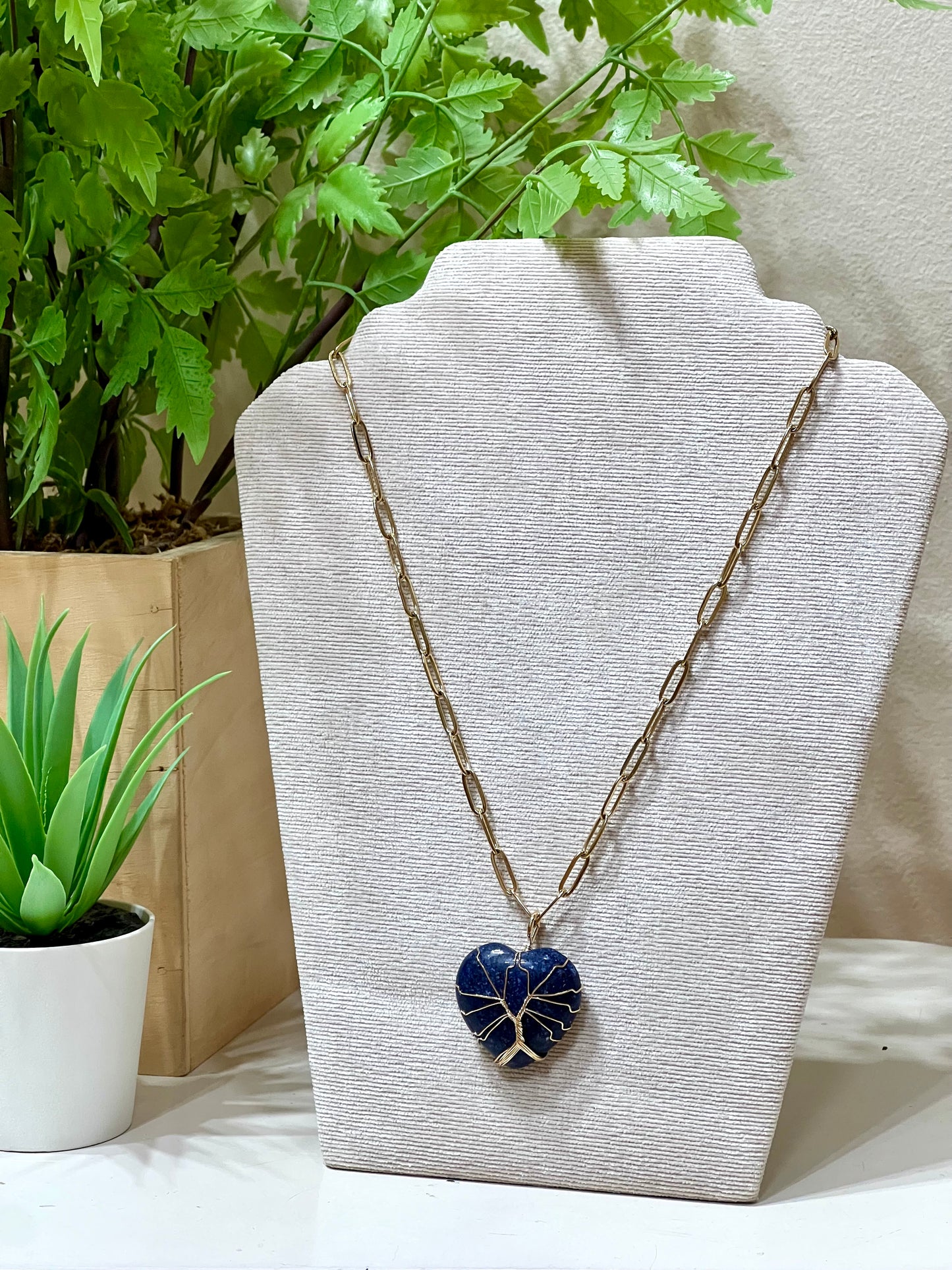 Collar acero y corazón de piedra