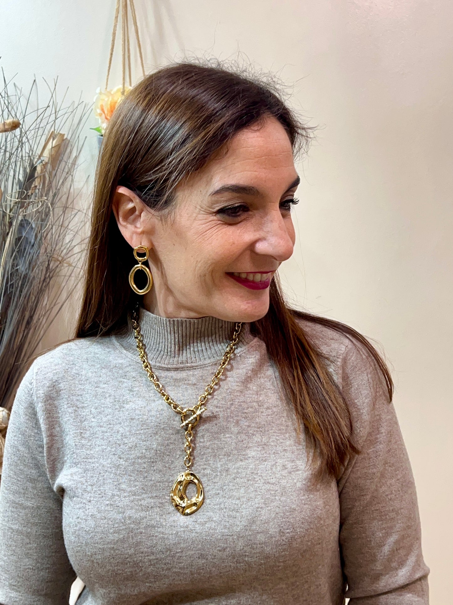 Collar acero corbata y círculo