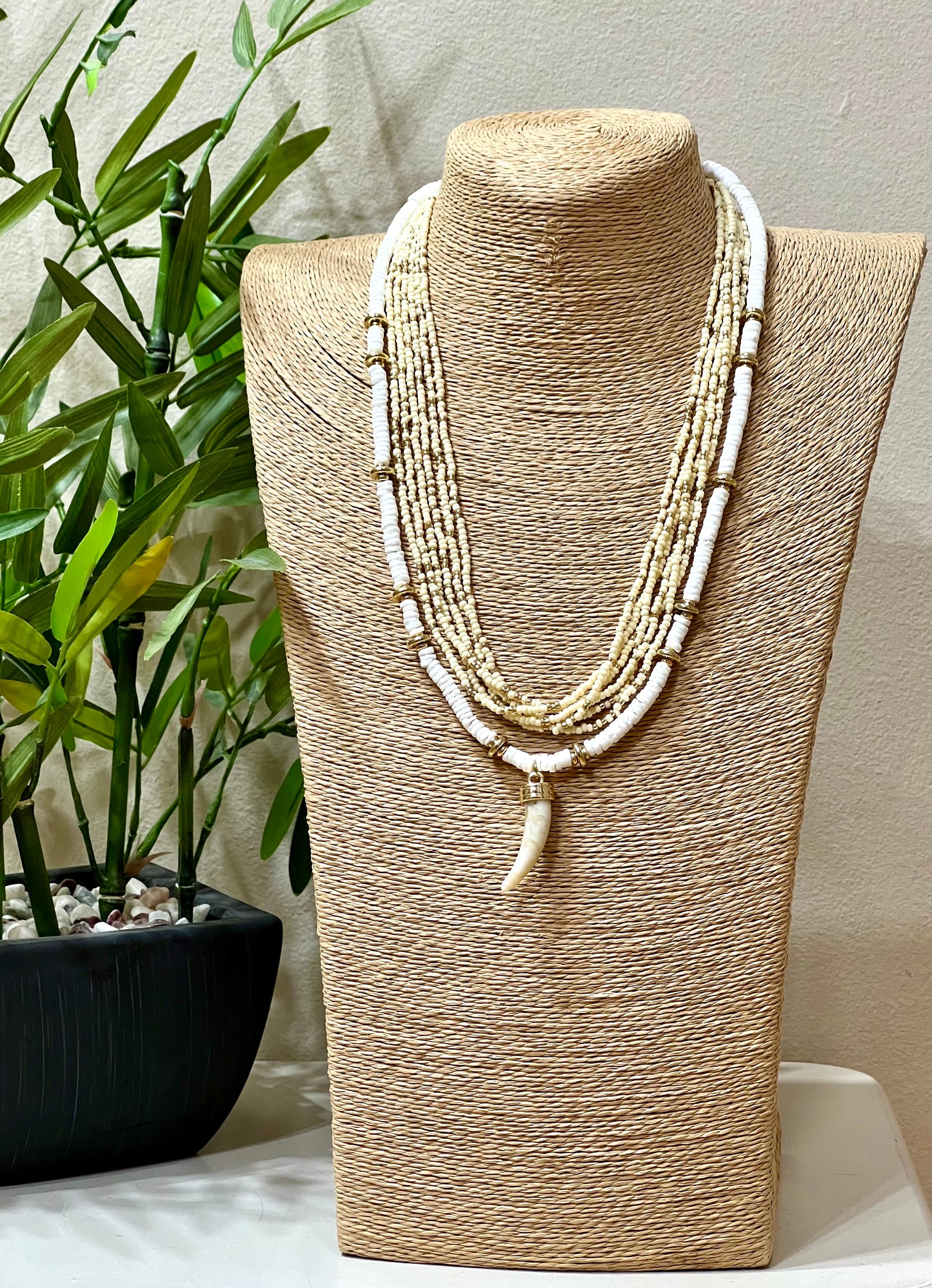 Collar cuerno hueso