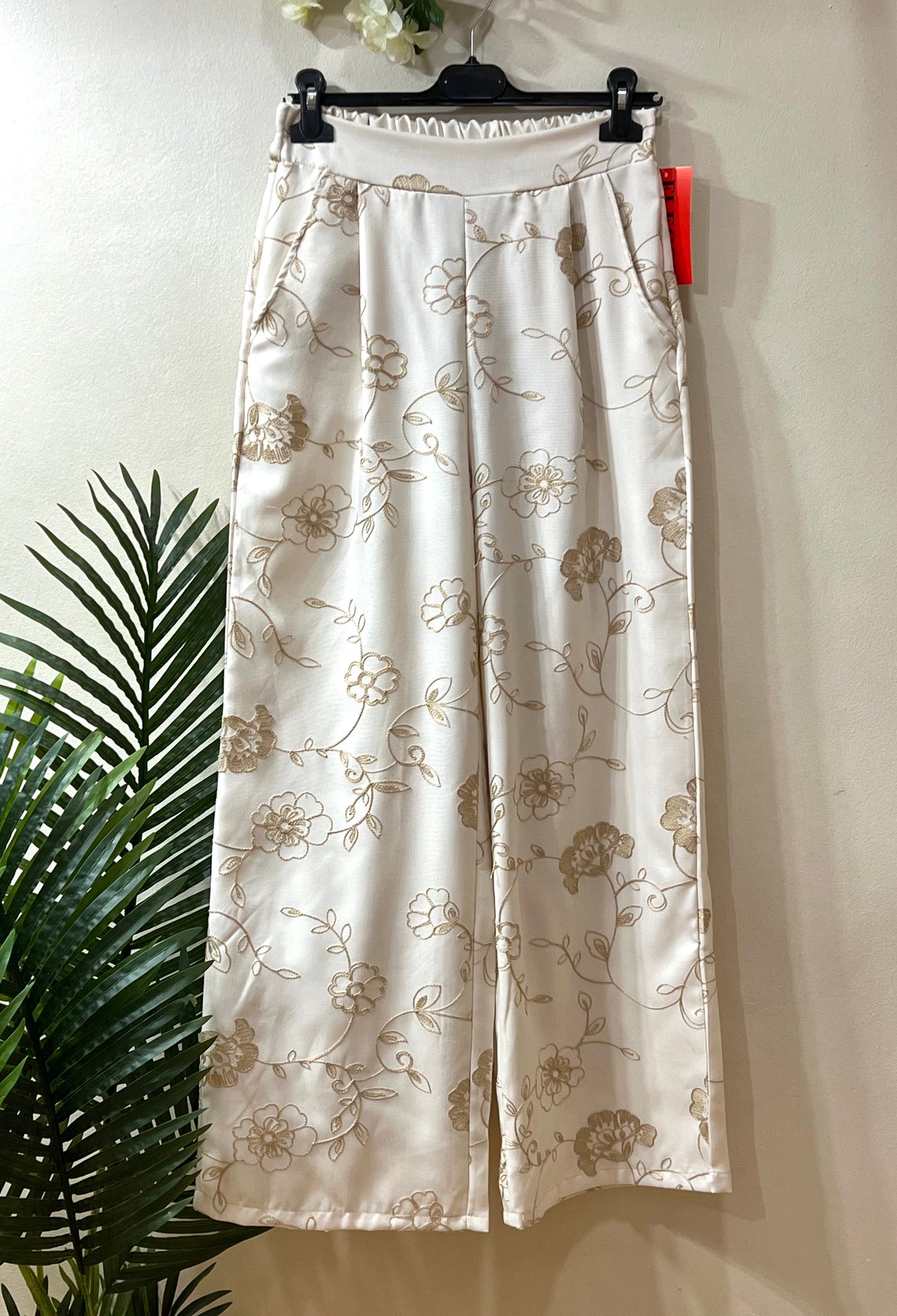 Pantalón fluido bordado