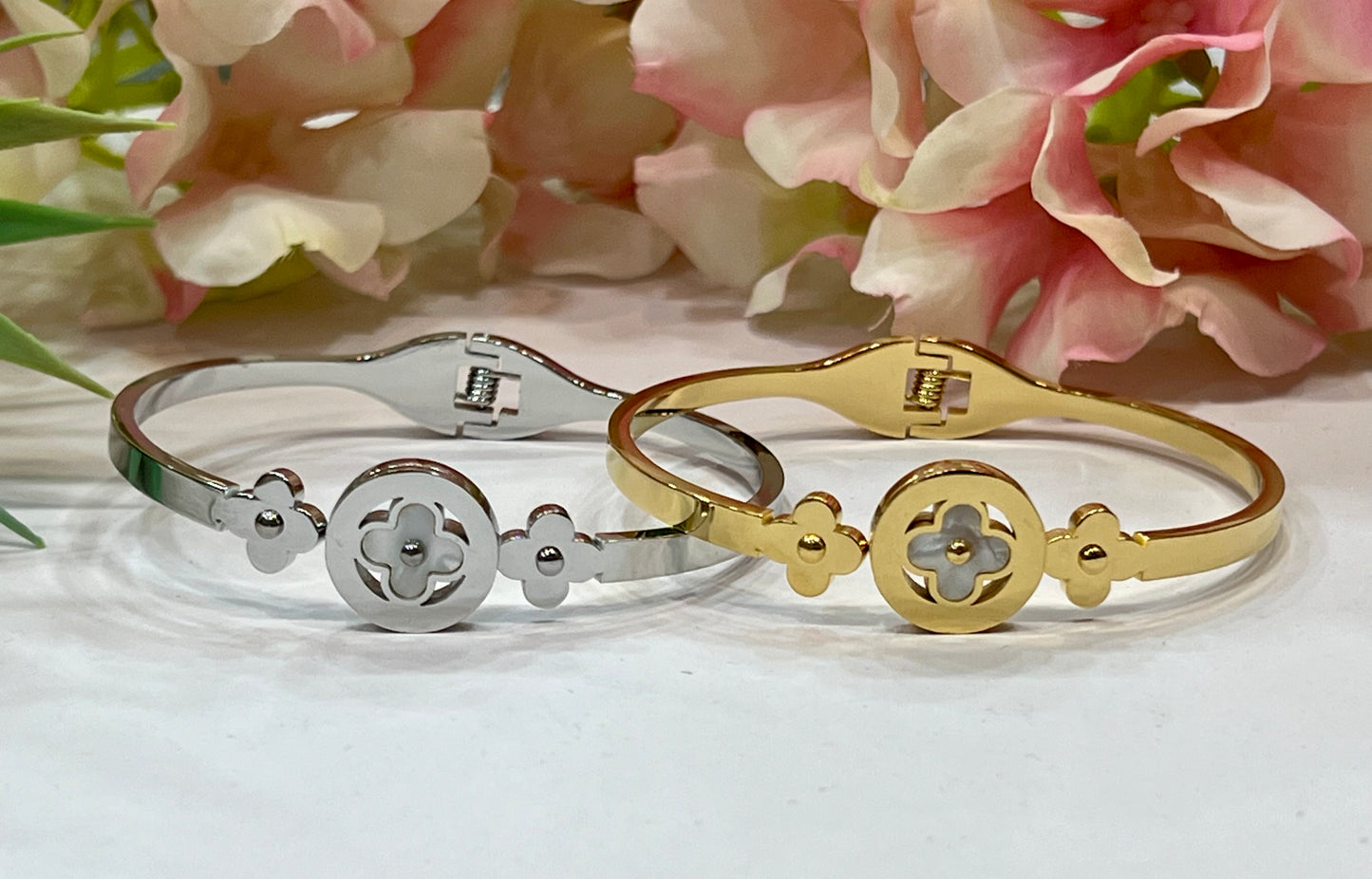 Brazalete trébol anacarado