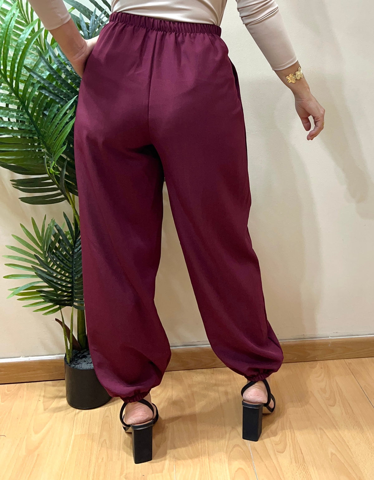 Pantalón bombacho pinzas
