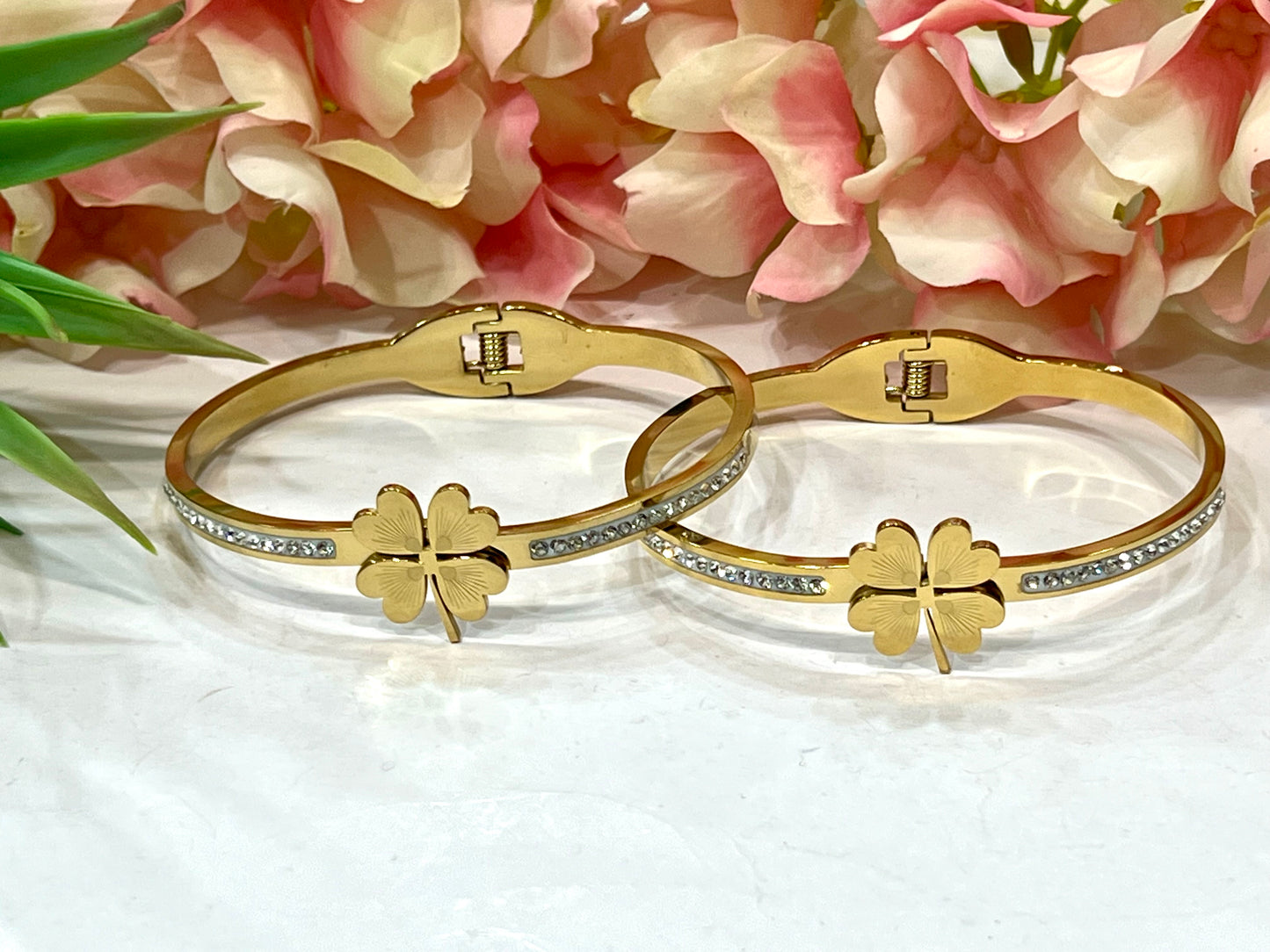 Brazalete acero trébol